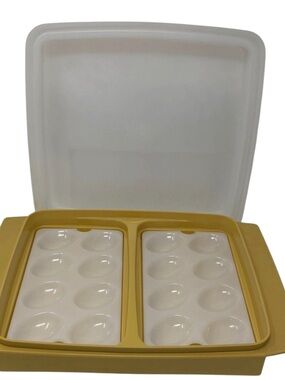 Vintage Tupperware 4-piece Deviled Egg Keeper In Harvest Gold
